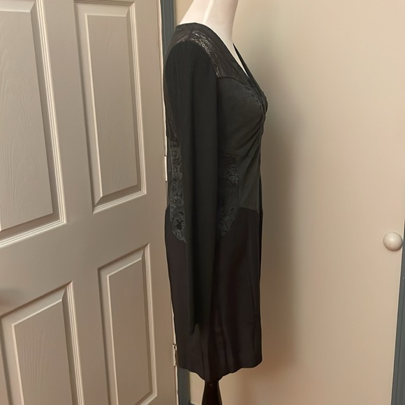 Dress - Picture 3 of 9